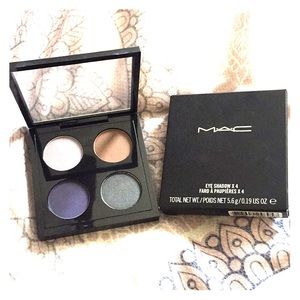 Mac quad eyeshadow palette in Parlor Smoke New